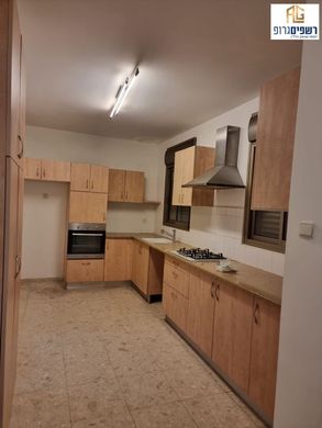 아파트 / Kfar Saba, Central District