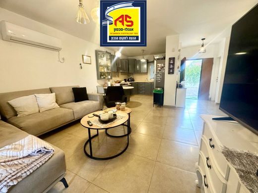 Luxury home in Kefar Yona, Central District