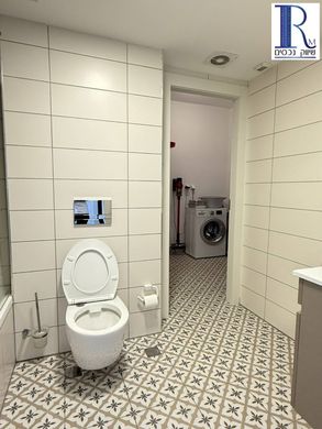 Apartment / Etagenwohnung in Cholon, Tel Aviv District