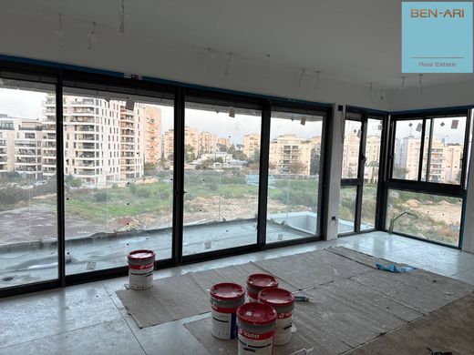 Apartment / Etagenwohnung in Tel Aviv, Tel Aviv District