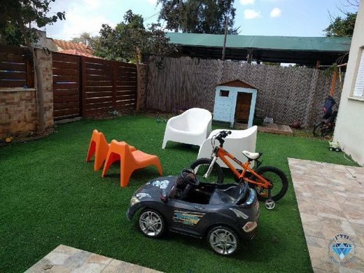 منزل ﻓﻲ Ness Ziona, Central District