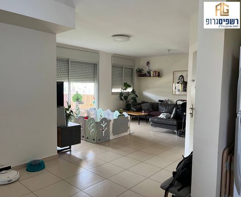 Apartment in Kfar Saba, Central District