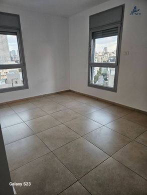 Квартира, Гиватаим, Tel Aviv District