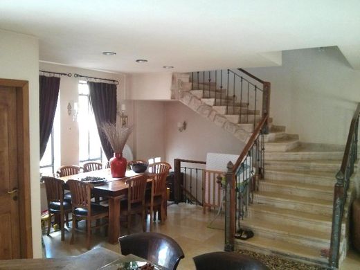 Luxus-Haus in Hod HaSharon, Central District