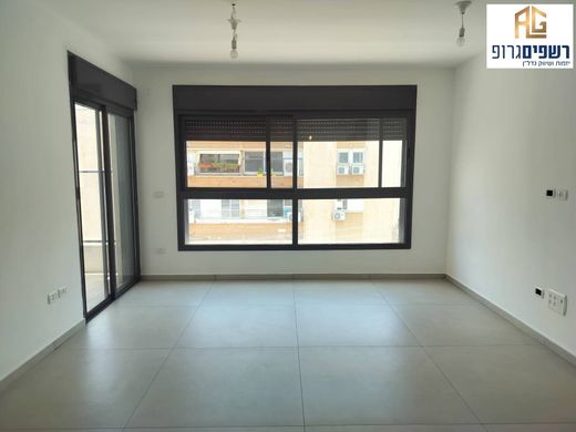 Apartment in Kfar Saba, Central District