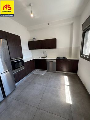 Apartment / Etagenwohnung in Netanja, Central District