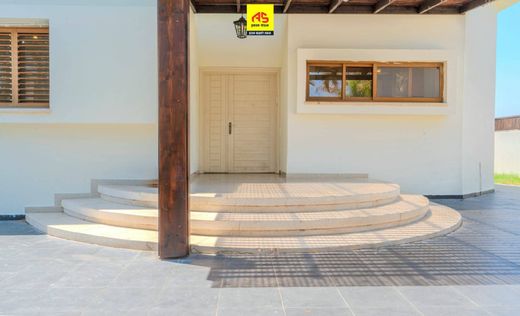 豪宅  Bet Shiqma, Southern District