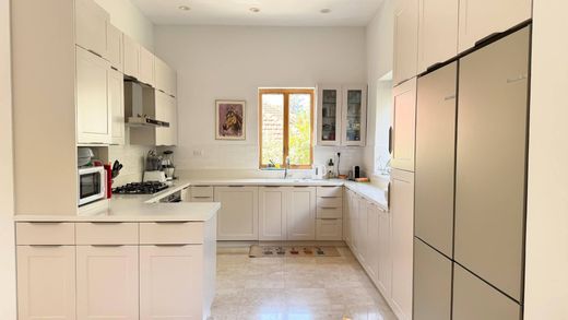 Luxury home in Rehovot, Central District