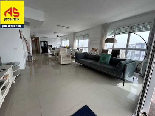 Apartment in Netanya, Central District