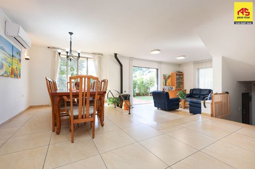 Luxe woning in Raanana, Central District