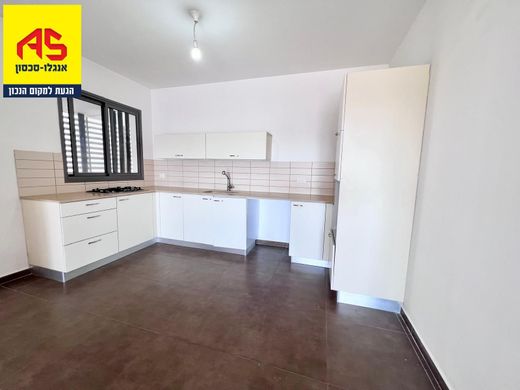 Piso / Apartamento en Kefar Yona, Central District