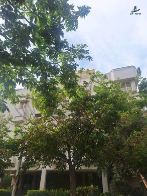 Daire Givatayim, Tel Aviv District