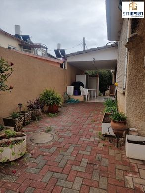 Piso / Apartamento en Kfar Saba, Central District