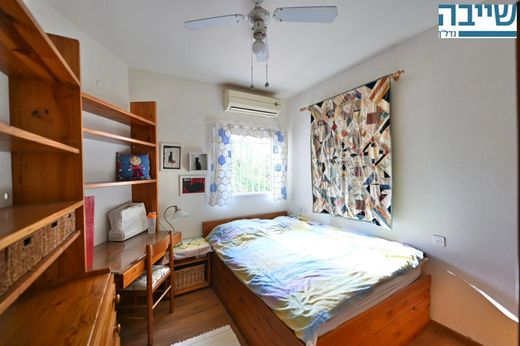 Casa di lusso a Reẖovot, Central District