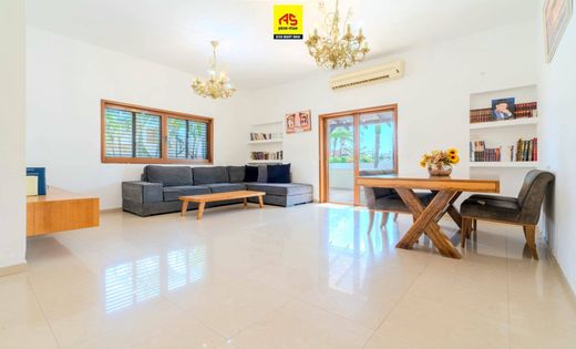 豪宅  Bet Shiqma, Southern District