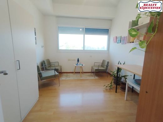 Daire Herzliya, Tel Aviv District