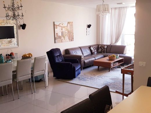 Apartment in Ramat HaSharon, Tel Aviv