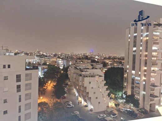 Givatayim, Tel Aviv Districtのアパートメント