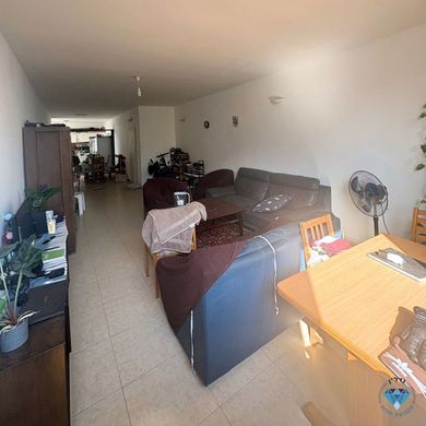 Apartment / Etagenwohnung in Rechowot, Central District
