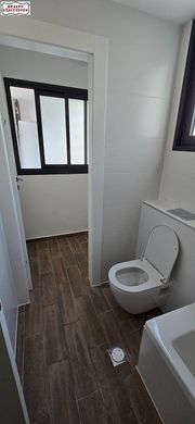 Apartamento - Hod HaSharon, Central District