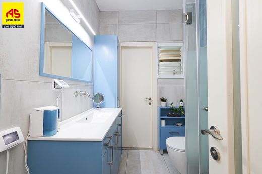 Hôtel particulier à Raanana, Central District