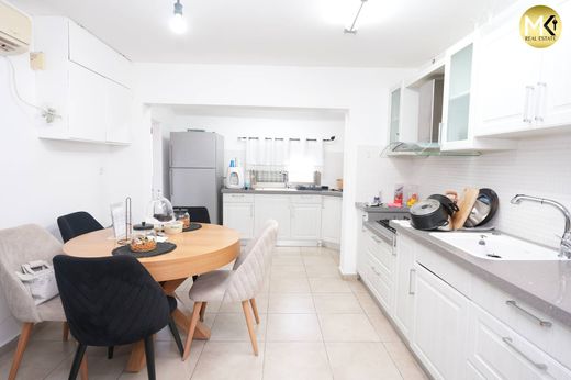 ‏בתי יוקרה ב  Pardés H̱anna Karkur, Meẖoz H̱efa