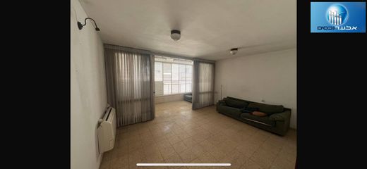 Квартира, Гиватаим, Tel Aviv District