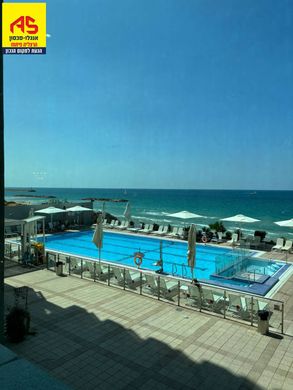 Daire Herzliya, Tel Aviv District