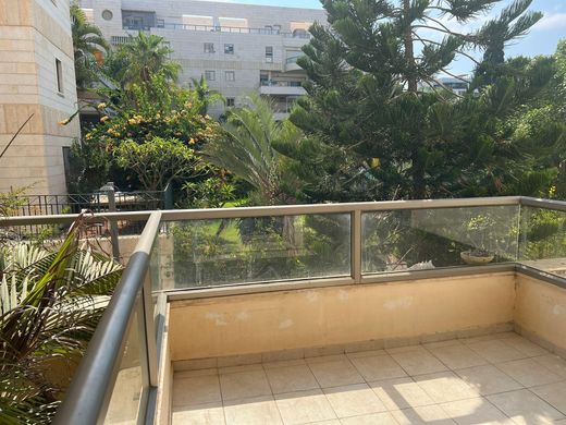 Appartement in Ramat HaSharon, Tel Aviv District