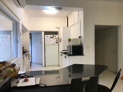 Apartment / Etagenwohnung in Tel Aviv, Tel Aviv District