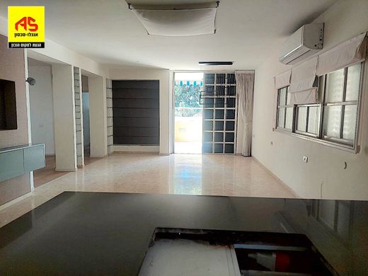 Stadswoning in Raanana, Central District