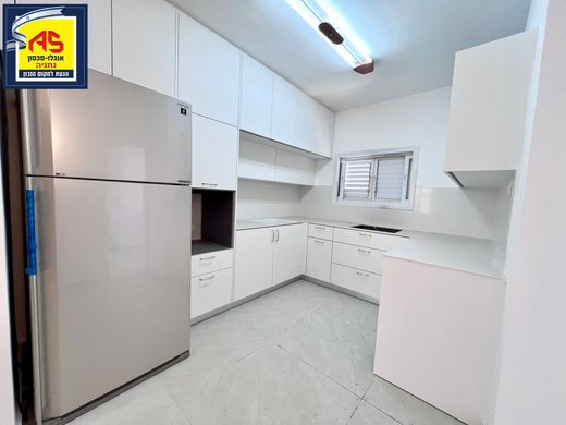 Apartment in Netanya, Central District
