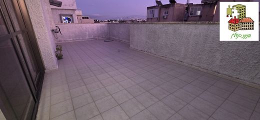 Penthouse in Ness Ziona, Central District