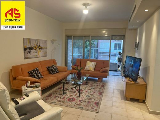 Apartment / Etagenwohnung in Hertzlija, Tel Aviv District