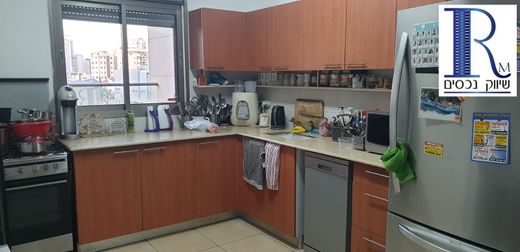 Квартира, Холон, Tel Aviv District