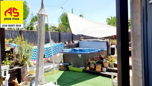 复式住宅  Ramat HaSharon, Tel Aviv District