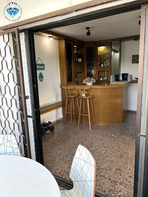 Luxury home in Ness Ziona, Central District