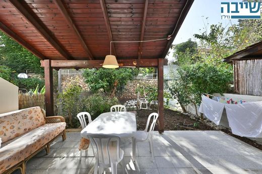 ‏בתי יוקרה ב  רחובות, Meẖoz HaMerkaz