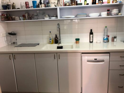 Apartment / Etagenwohnung in Tel Aviv, Tel Aviv District