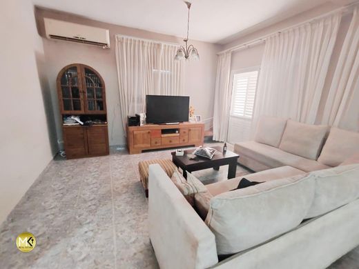 Maison de luxe à Pardés H̱anna Karkur, Haifa