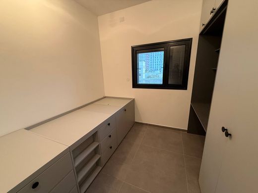 Apartment / Etagenwohnung in Tel Aviv, Tel Aviv District