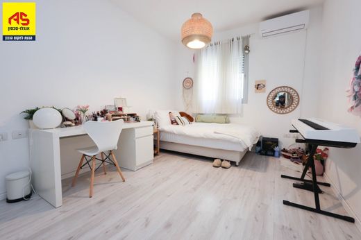 아파트 / Raanana, Central District