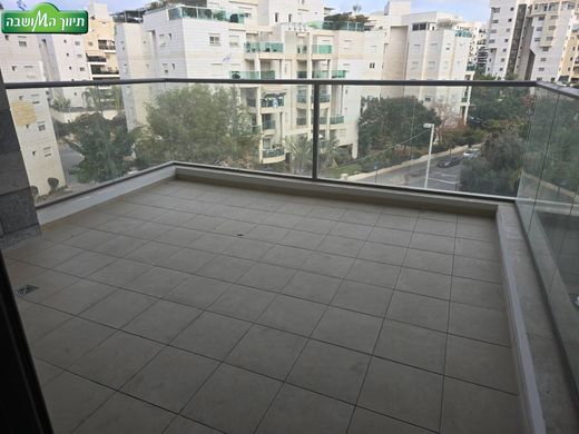 Apartment in Petah Tikva, Central District