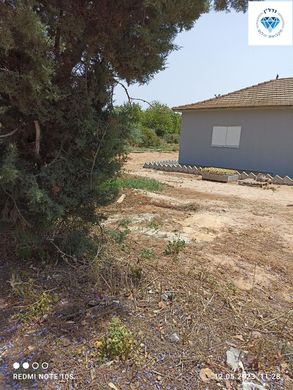 Lüks ev Be’er Ya‘aqov, Central District