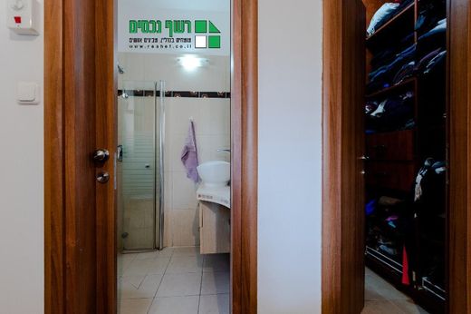 Apartment in Kfar Saba, Central District