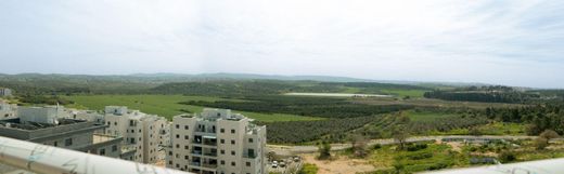 Penthouse in H̱arish, Haifa District