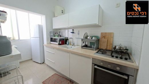Квартира, Гиватаим, Tel Aviv District