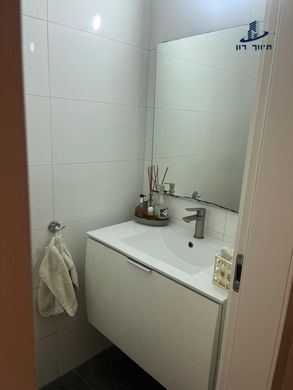 Appartamento a Givatayim, Tel Aviv District