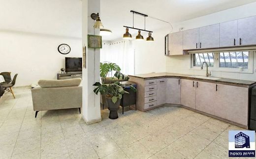 Luxury home in Petah Tikva, Central District
