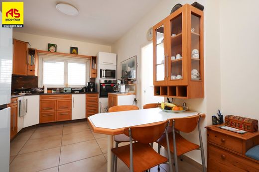 Stadswoning in Raanana, Central District